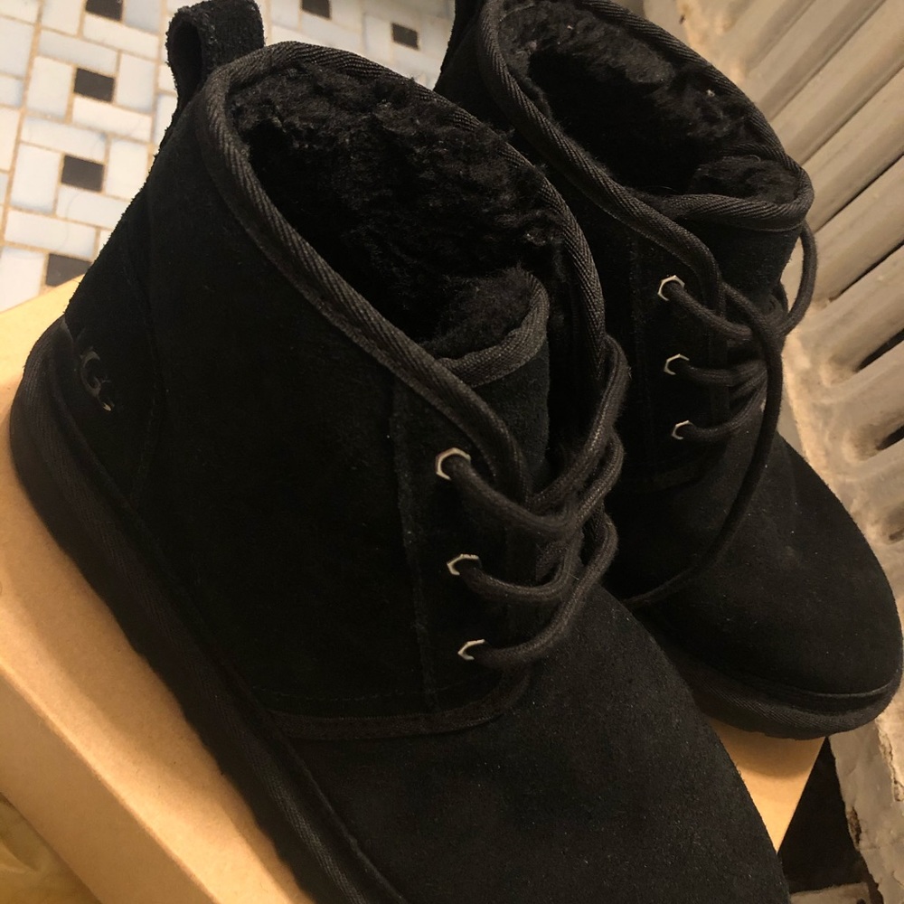 Black suede ugg neumel boot